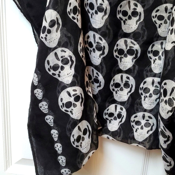 Woman's Scarf - Picture 1 of 1